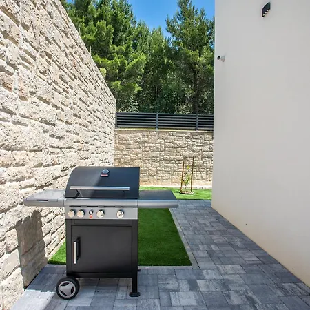 Nina - Heated Pool - Near Omis