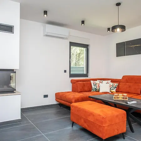 Villa Nina - Tugare, Omis