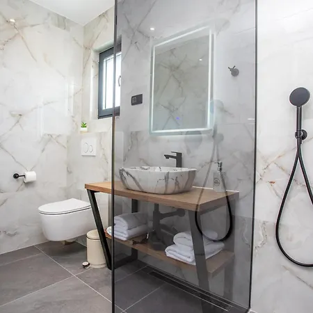 Nina - Tugare, Omis Villa Tugare