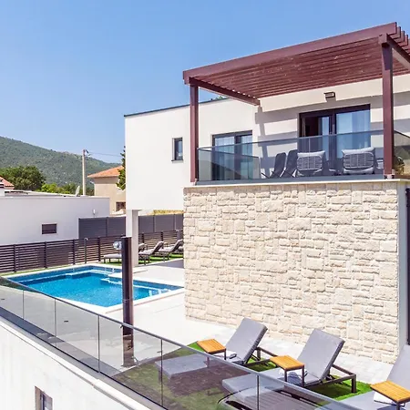Nina - Heated Pool - Near Omis * Tugare