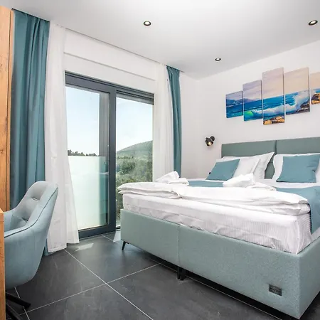 Nina - Heated Pool - Near Omis Villa