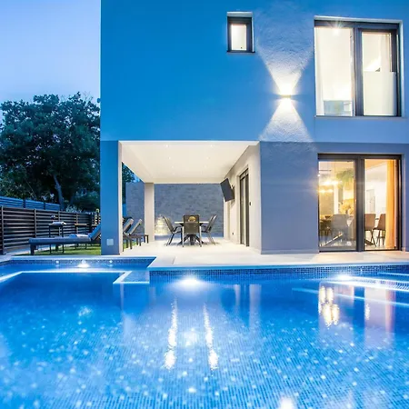 Villa Nina - Heated Pool - Near Omis *