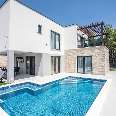 Villa Nina - Heated Pool - Near Omis