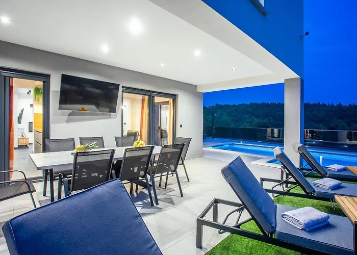 Nina - Heated Pool - Near Omis