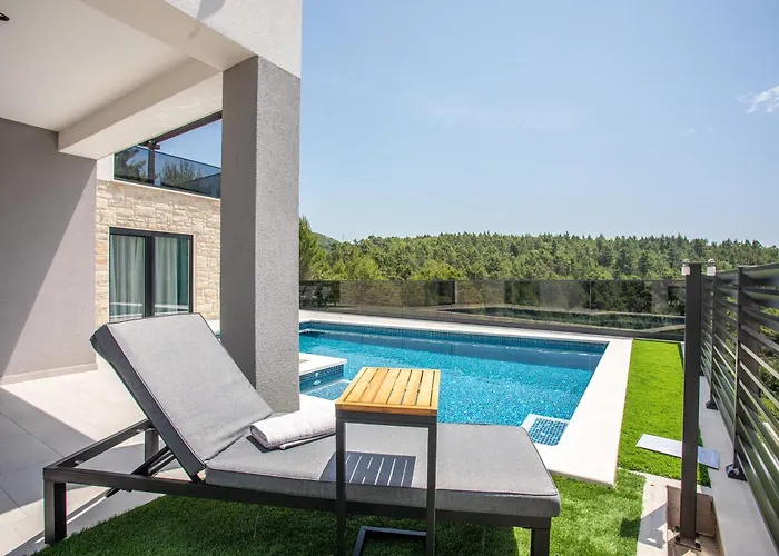 Nina - Heated Pool - Near Omis