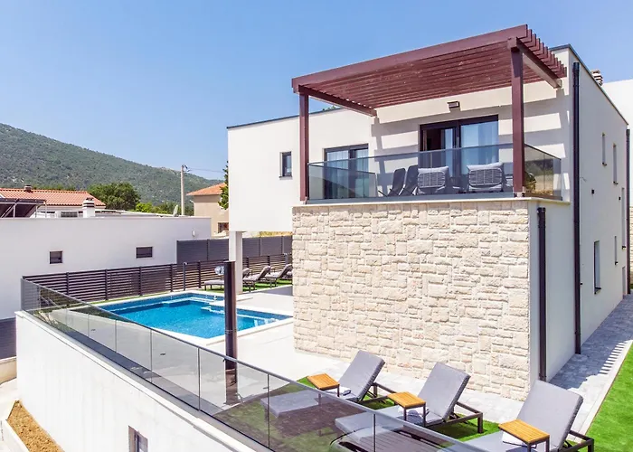 Nina - Heated Pool - Near Omis * Tugare
