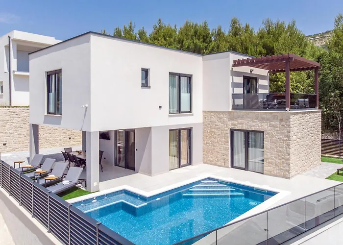 Nina - Heated Pool - Near Omis * Tugare
